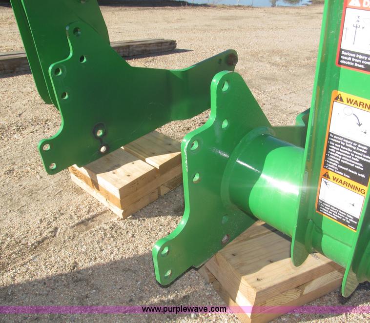 image for item F7190 2006 John Deere 512 loader attachment