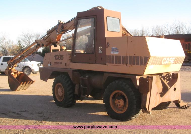 image for item F7197 Case 1085B Cruz Air wheel excavator