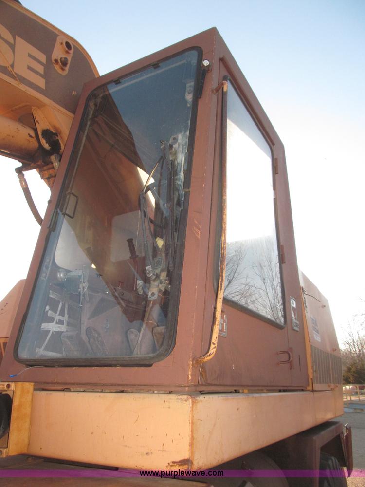 image for item F7197 Case 1085B Cruz Air wheel excavator
