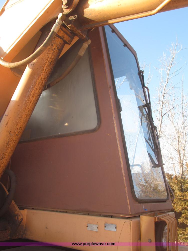 image for item F7197 Case 1085B Cruz Air wheel excavator