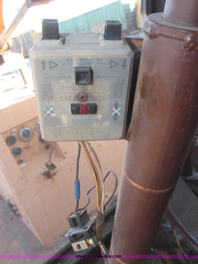 image for item F7197 Case 1085B Cruz Air wheel excavator