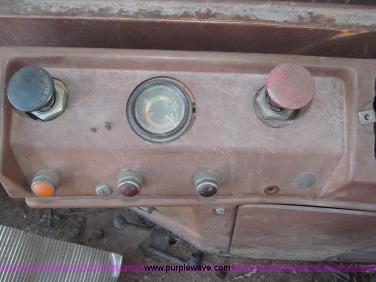 image for item F7197 Case 1085B Cruz Air wheel excavator