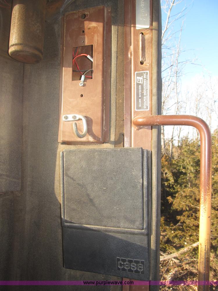 image for item F7197 Case 1085B Cruz Air wheel excavator