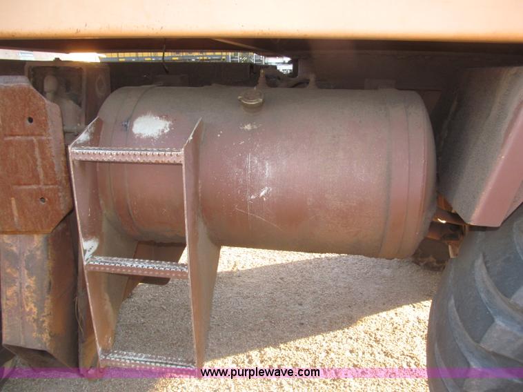 image for item F7197 Case 1085B Cruz Air wheel excavator