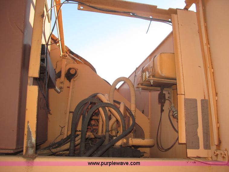 image for item F7197 Case 1085B Cruz Air wheel excavator