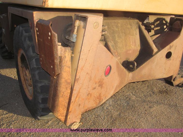 image for item F7197 Case 1085B Cruz Air wheel excavator