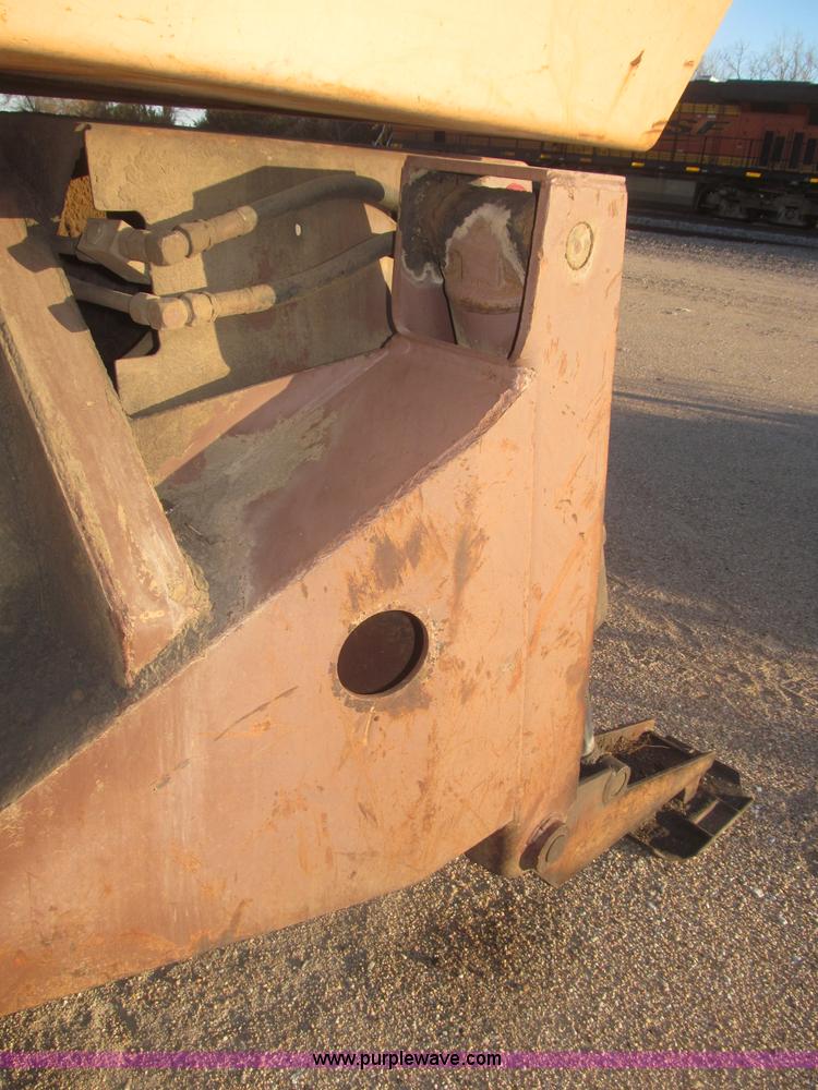 image for item F7197 Case 1085B Cruz Air wheel excavator