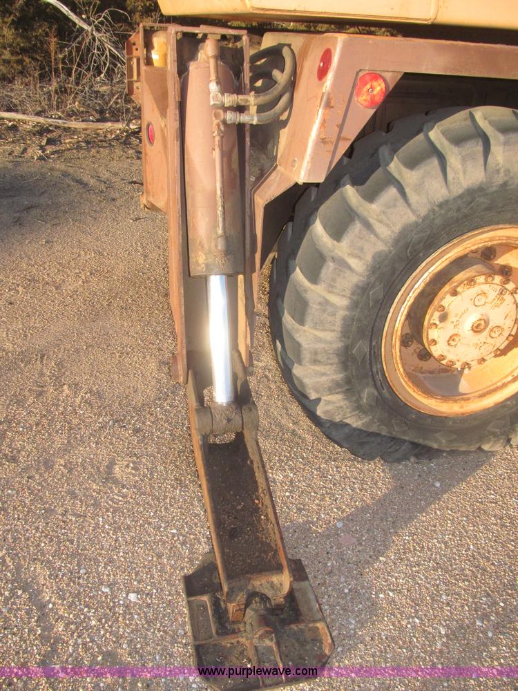 image for item F7197 Case 1085B Cruz Air wheel excavator