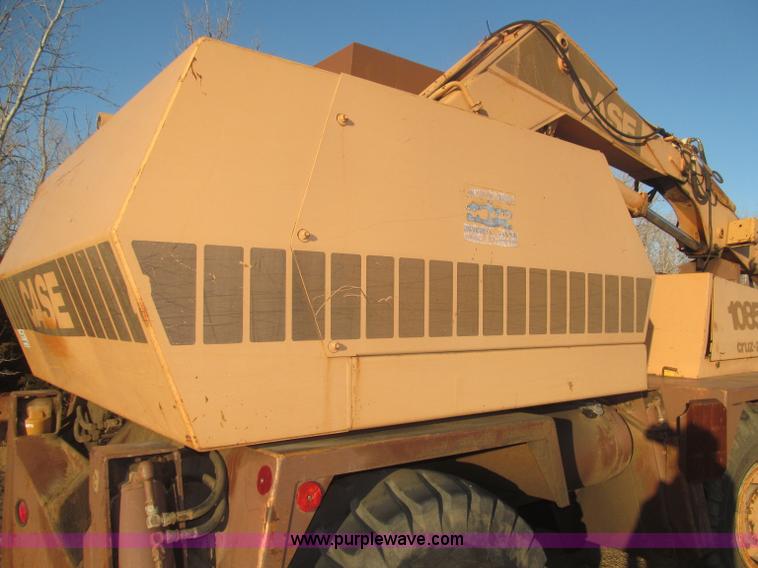 image for item F7197 Case 1085B Cruz Air wheel excavator