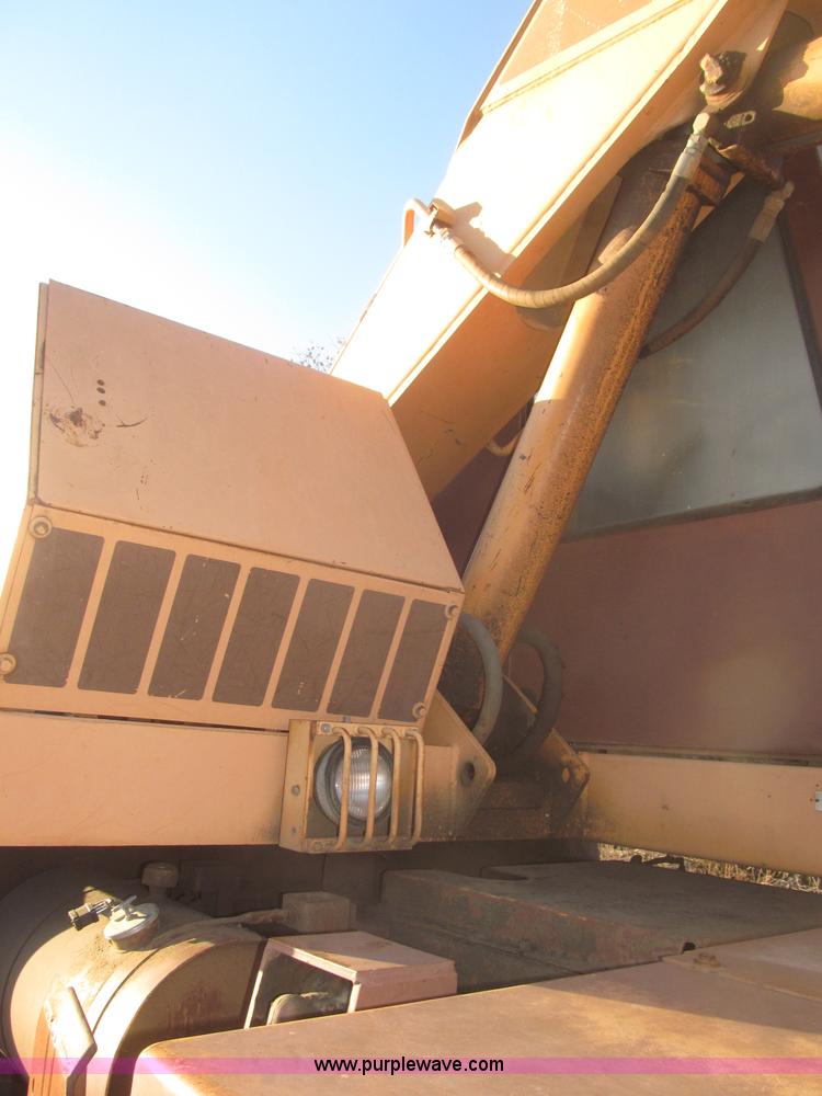 image for item F7197 Case 1085B Cruz Air wheel excavator