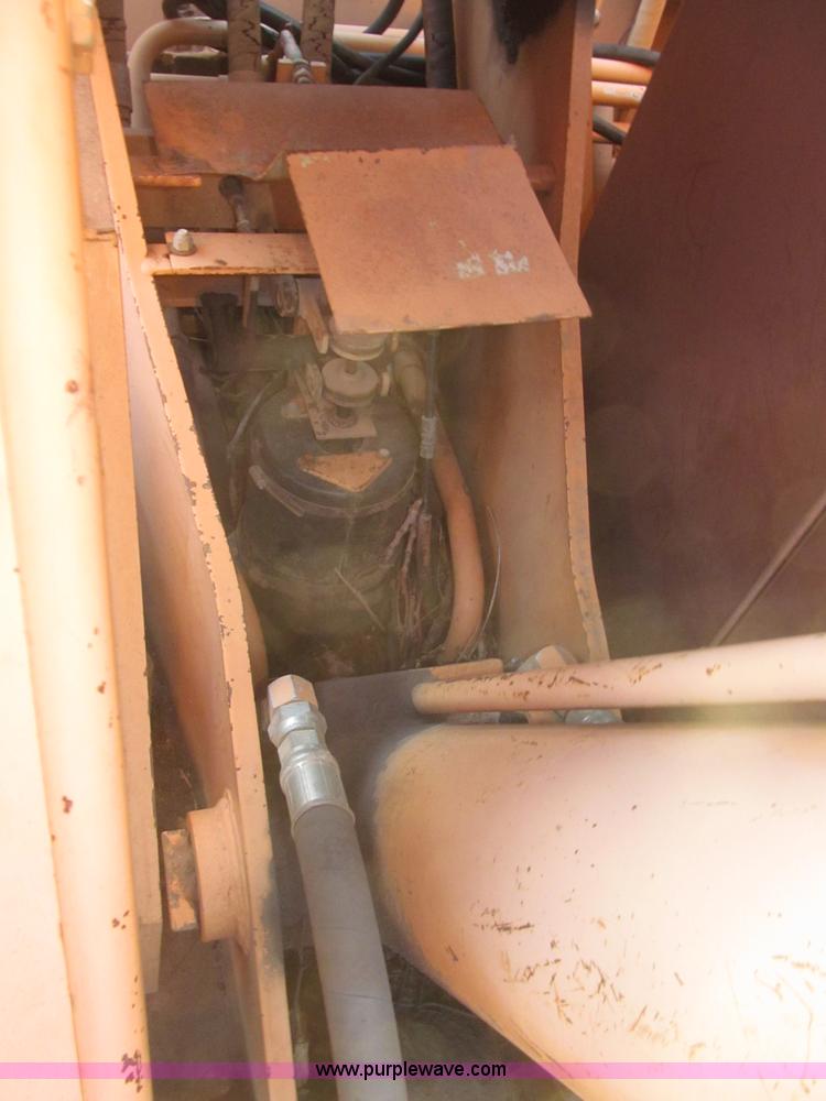 image for item F7197 Case 1085B Cruz Air wheel excavator