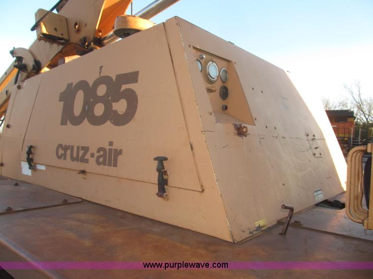 image for item F7197 Case 1085B Cruz Air wheel excavator