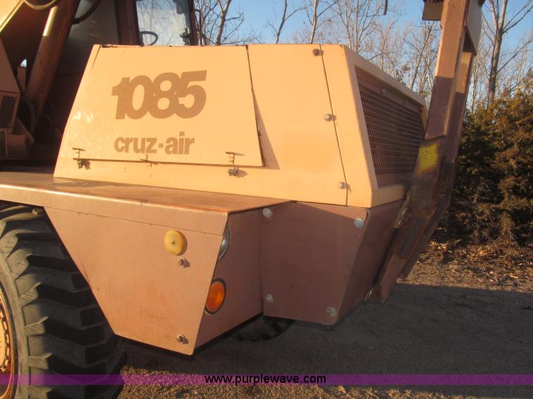 image for item F7197 Case 1085B Cruz Air wheel excavator