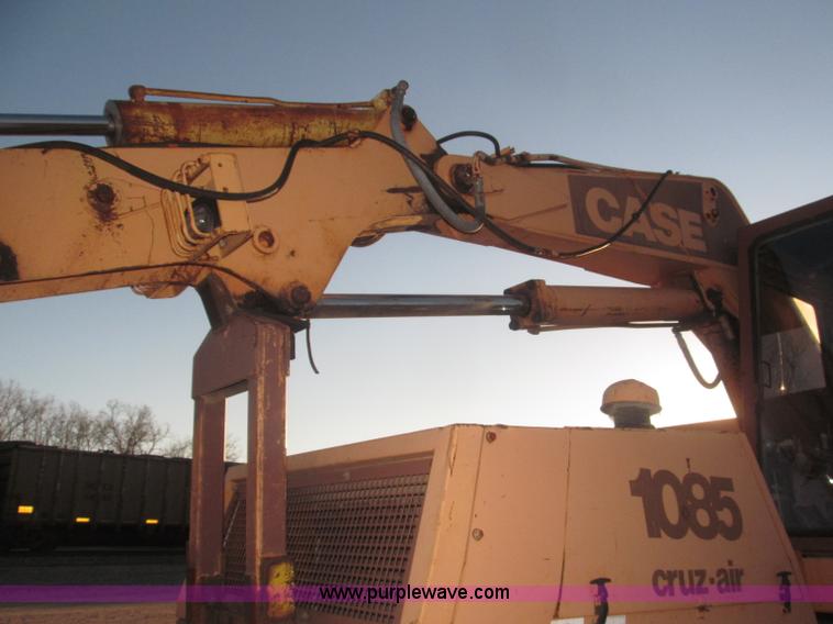 image for item F7197 Case 1085B Cruz Air wheel excavator