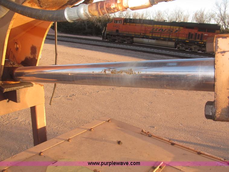 image for item F7197 Case 1085B Cruz Air wheel excavator