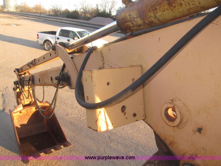 image for item F7197 Case 1085B Cruz Air wheel excavator