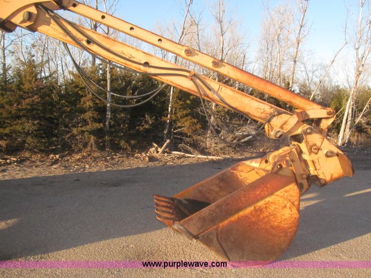 image for item F7197 Case 1085B Cruz Air wheel excavator