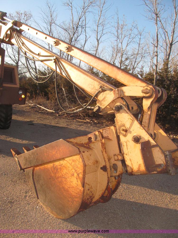 image for item F7197 Case 1085B Cruz Air wheel excavator