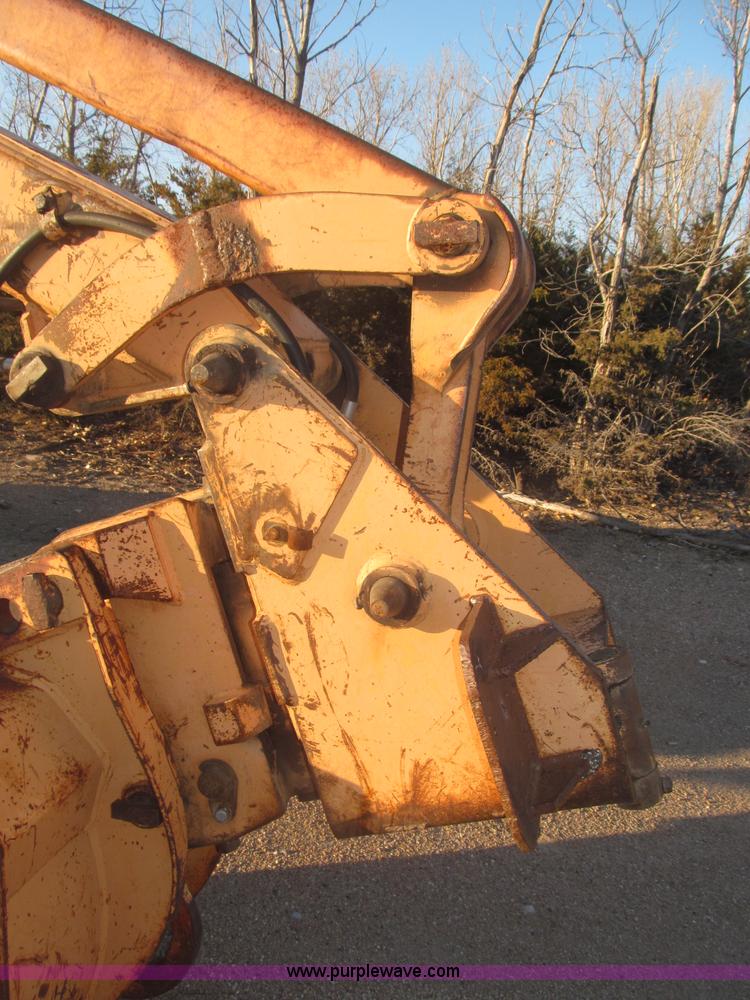image for item F7197 Case 1085B Cruz Air wheel excavator