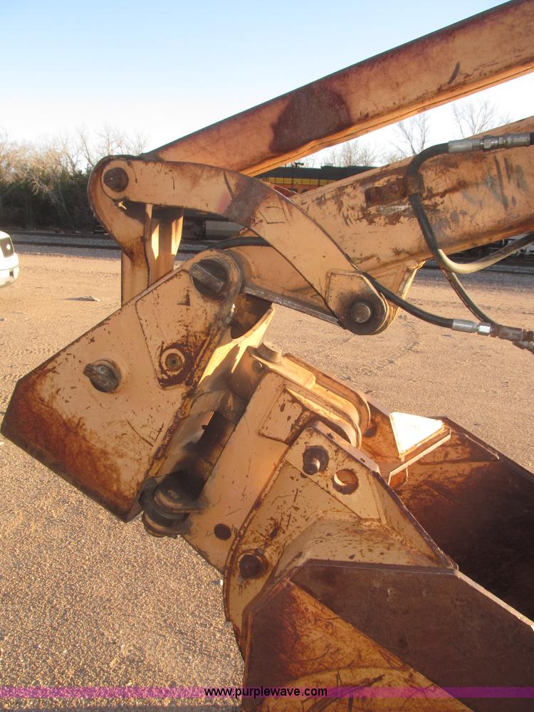 image for item F7197 Case 1085B Cruz Air wheel excavator