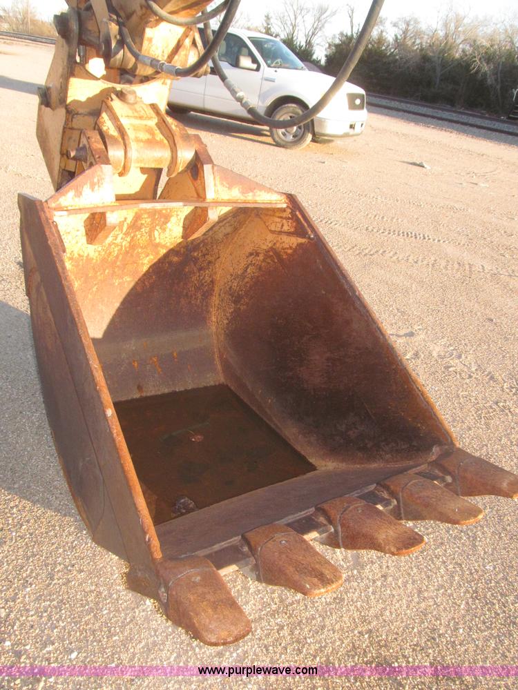 image for item F7197 Case 1085B Cruz Air wheel excavator