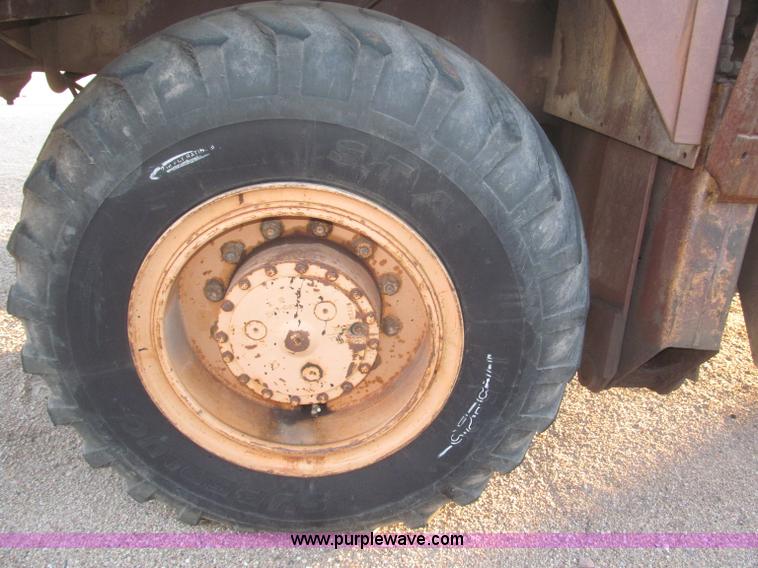 image for item F7197 Case 1085B Cruz Air wheel excavator