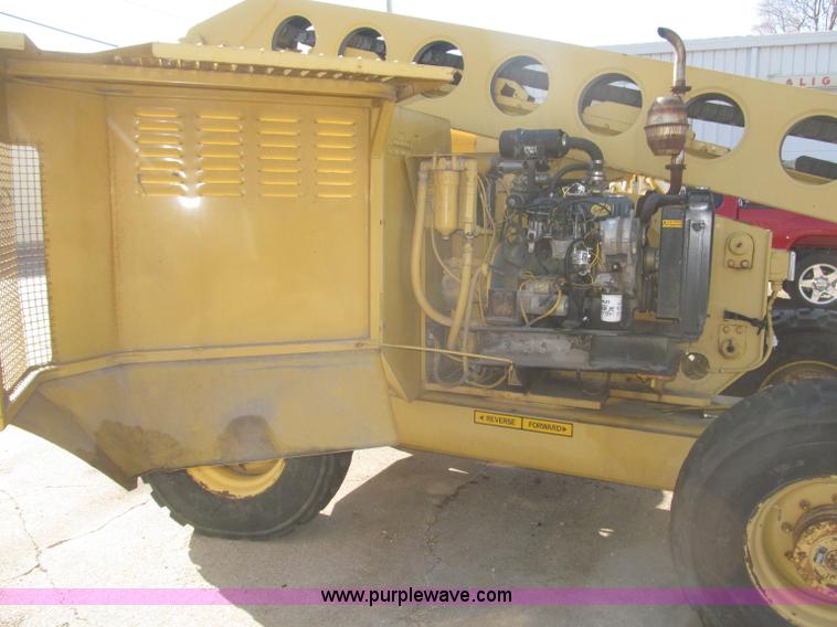 image for item F7198 1993 Grove AMZ-66 rough terrain boom lift