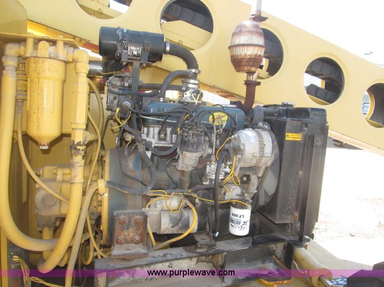 image for item F7198 1993 Grove AMZ-66 rough terrain boom lift