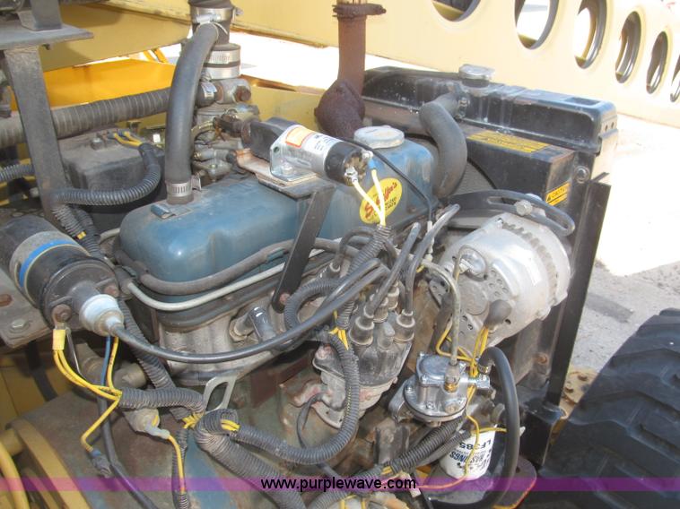 image for item F7198 1993 Grove AMZ-66 rough terrain boom lift