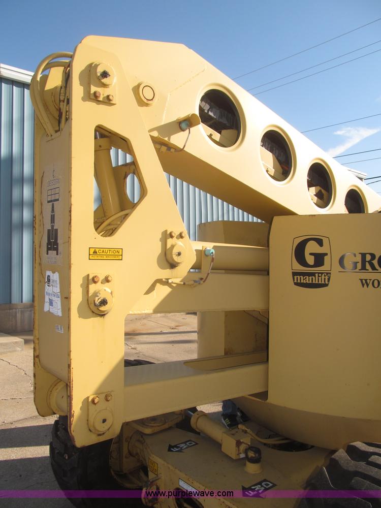 image for item F7198 1993 Grove AMZ-66 rough terrain boom lift