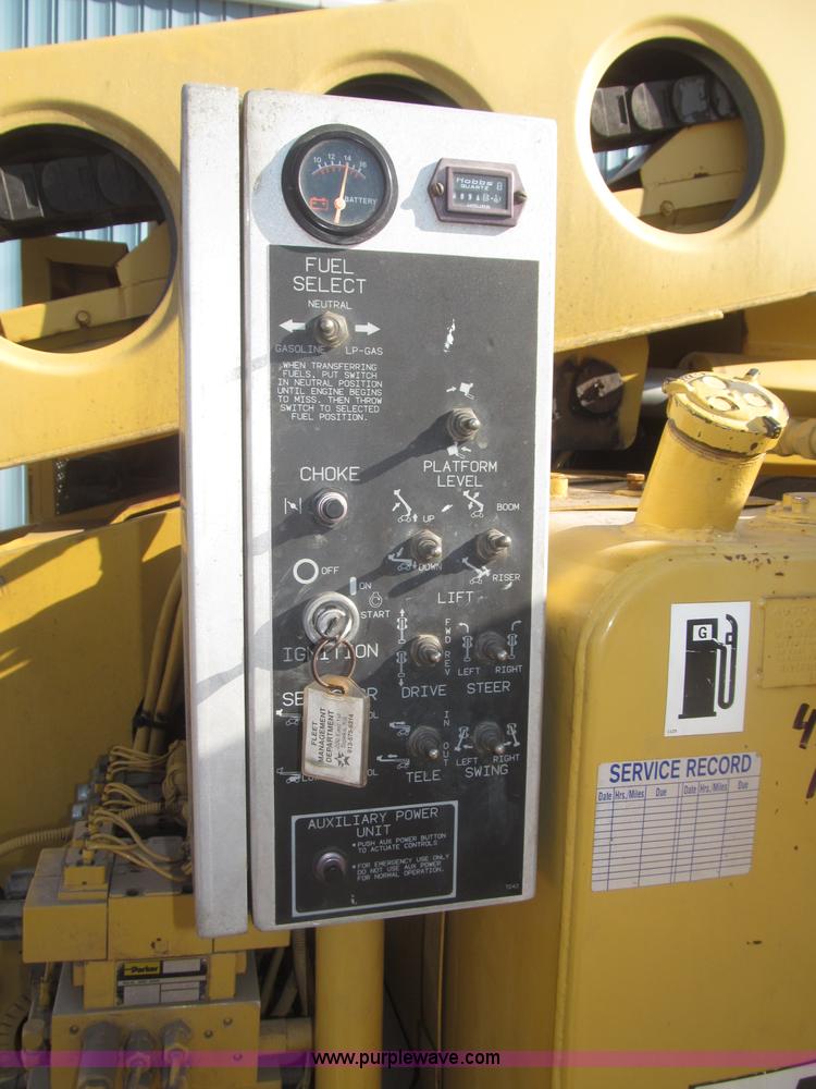 image for item F7198 1993 Grove AMZ-66 rough terrain boom lift