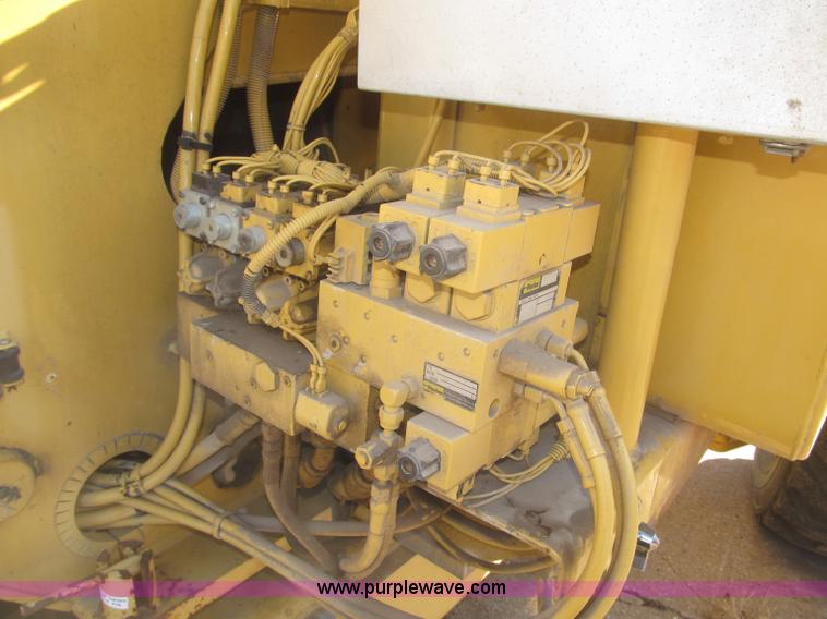 image for item F7198 1993 Grove AMZ-66 rough terrain boom lift