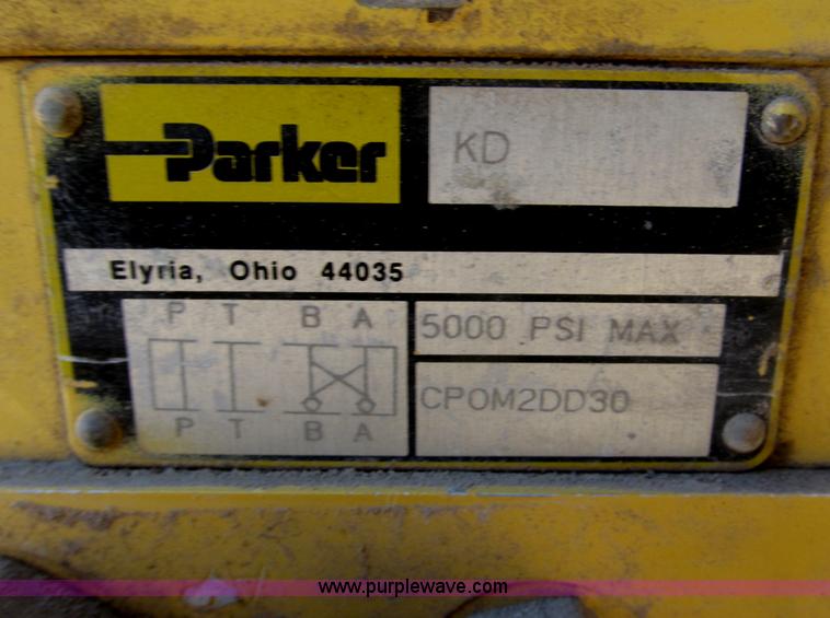 image for item F7198 1993 Grove AMZ-66 rough terrain boom lift