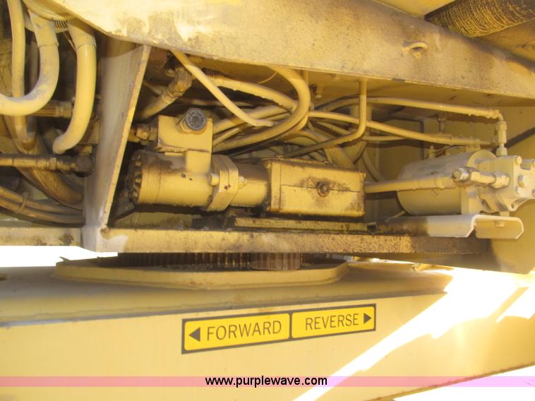 image for item F7198 1993 Grove AMZ-66 rough terrain boom lift