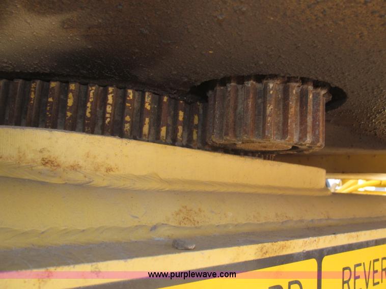 image for item F7198 1993 Grove AMZ-66 rough terrain boom lift