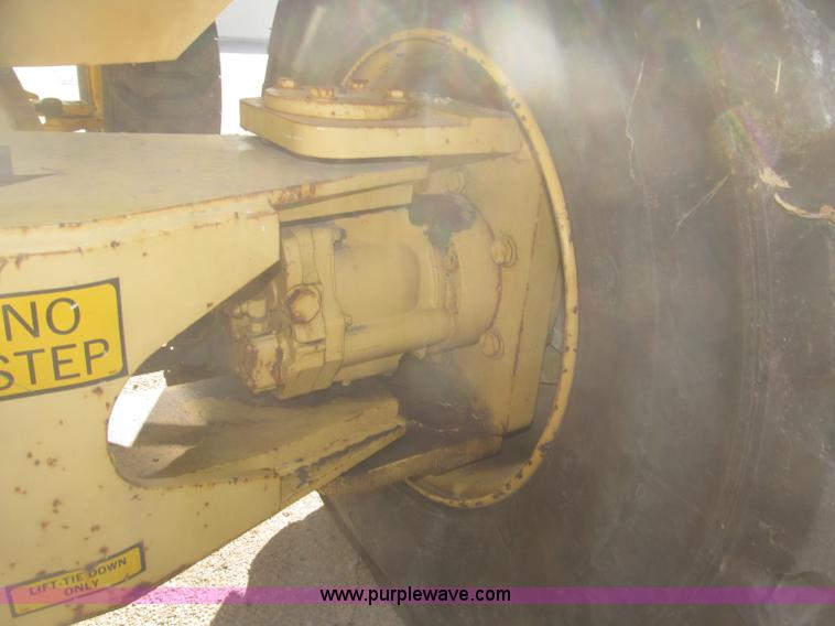 image for item F7198 1993 Grove AMZ-66 rough terrain boom lift