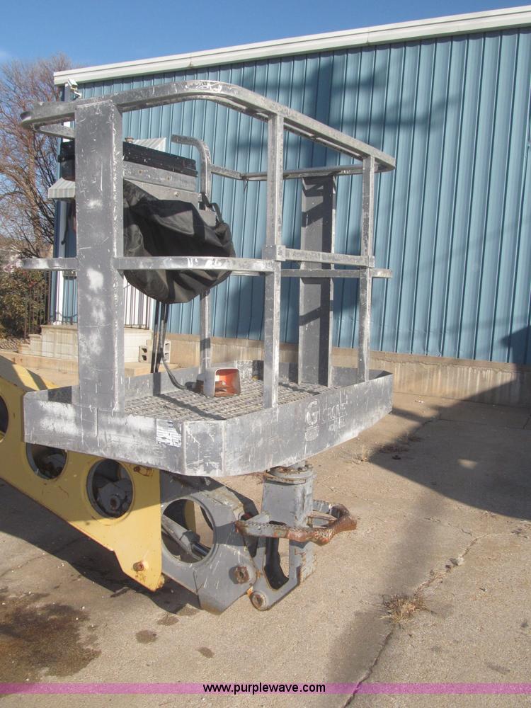 image for item F7198 1993 Grove AMZ-66 rough terrain boom lift