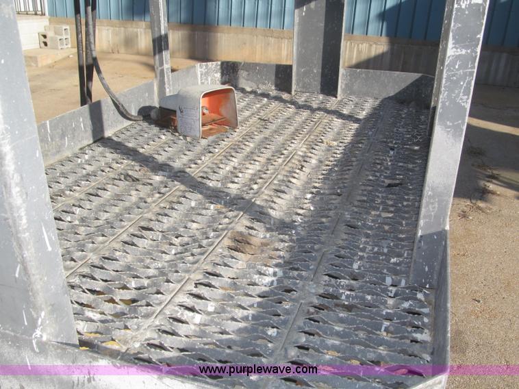 image for item F7198 1993 Grove AMZ-66 rough terrain boom lift