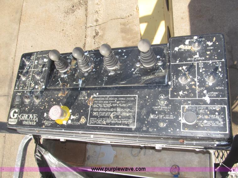 image for item F7198 1993 Grove AMZ-66 rough terrain boom lift