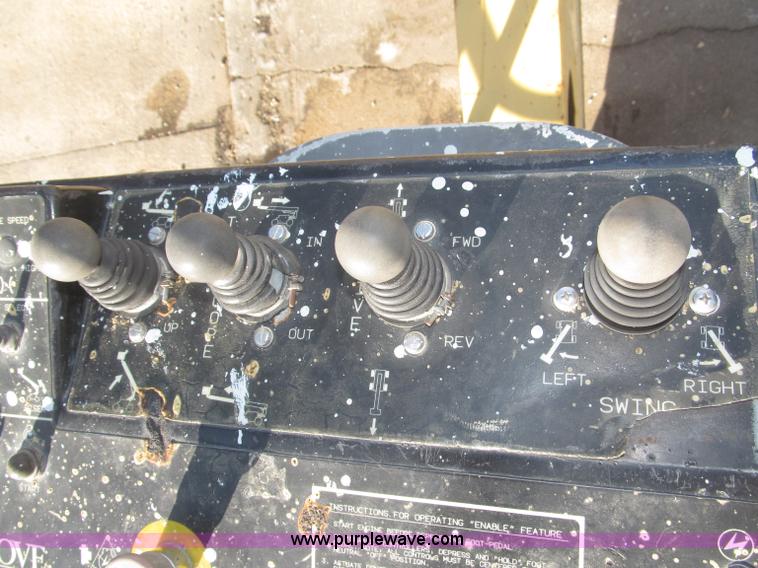 image for item F7198 1993 Grove AMZ-66 rough terrain boom lift