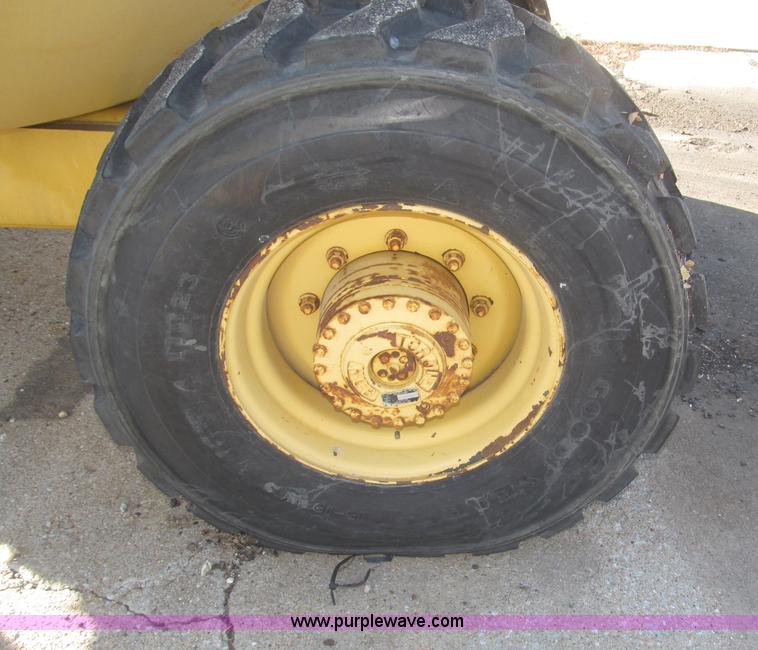 image for item F7198 1993 Grove AMZ-66 rough terrain boom lift