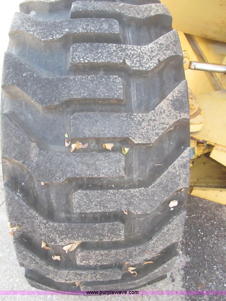 image for item F7198 1993 Grove AMZ-66 rough terrain boom lift