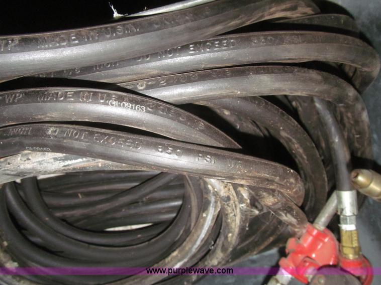 image for item F7199 1972 towable 500 gallon propane tank