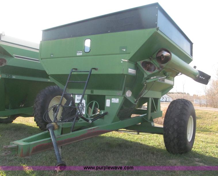 image for item F7201 2004 Brent GC572 grain cart