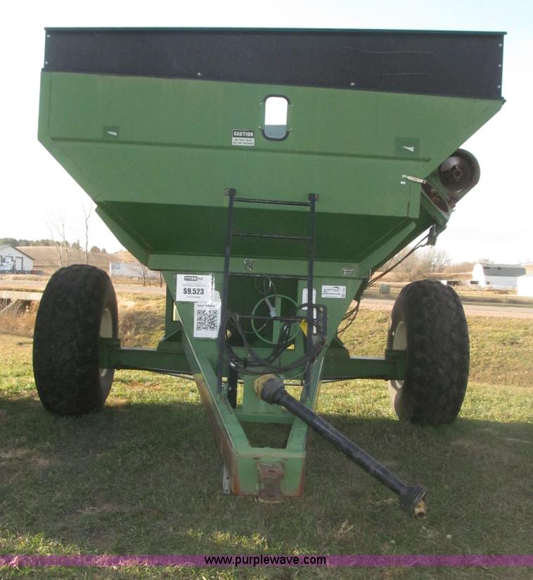 image for item F7201 2004 Brent GC572 grain cart