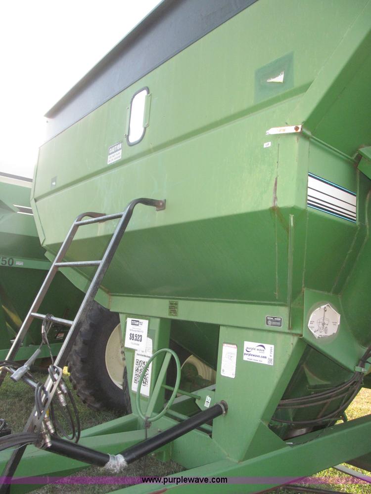 image for item F7201 2004 Brent GC572 grain cart