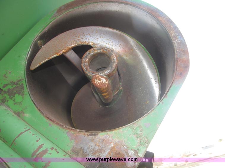 image for item F7201 2004 Brent GC572 grain cart