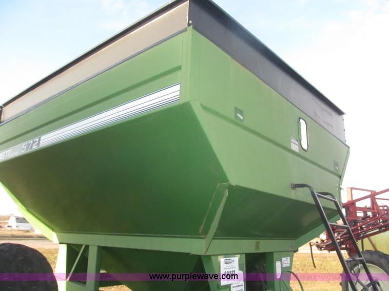 image for item F7201 2004 Brent GC572 grain cart