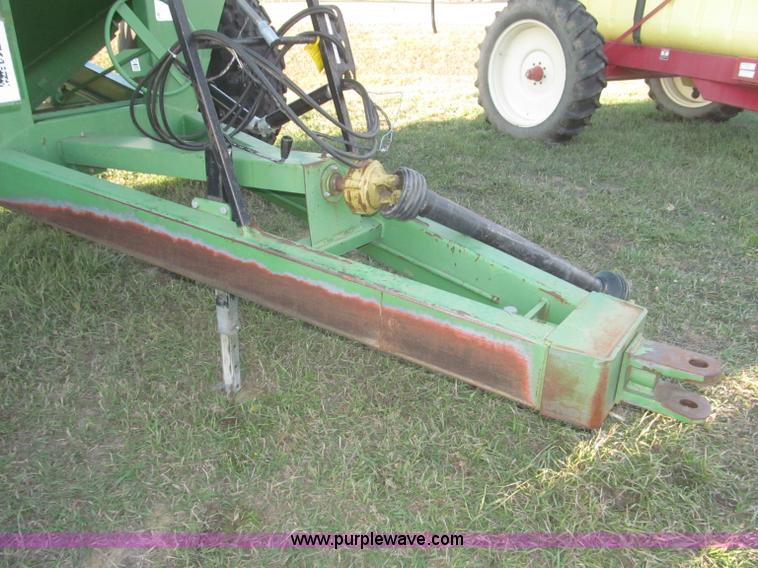 image for item F7201 2004 Brent GC572 grain cart