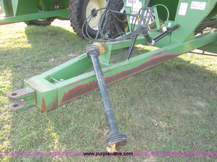 image for item F7201 2004 Brent GC572 grain cart